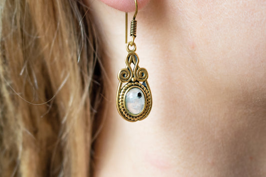 Vintage-Inspired Drop Earrings