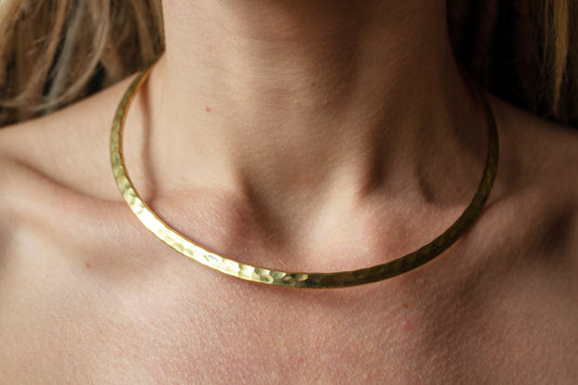 Minimalist Hammered Gold Collar