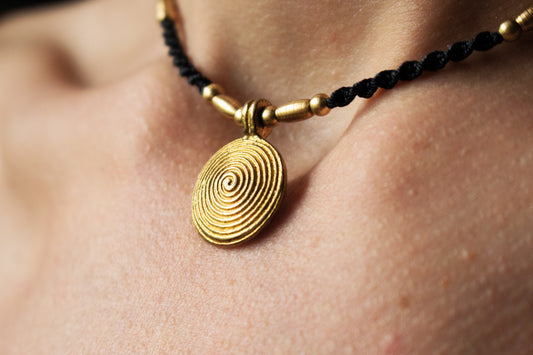 Spiral pendant necklace